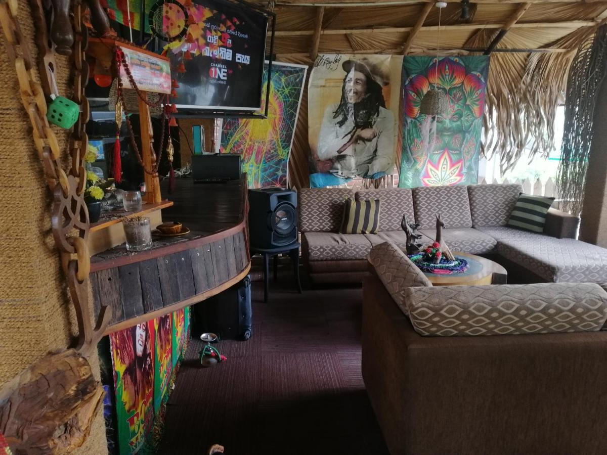 Tiki Bar Hostel Ella Luaran gambar